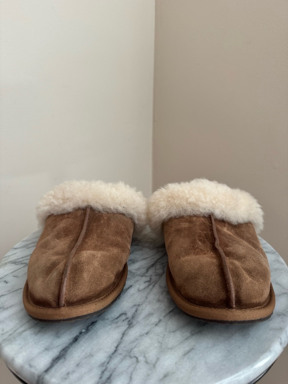 Ugg Women’s Scuffette II Slipper Size 9 Chestnut Suede Shearling Lining - Picture 3 of 6